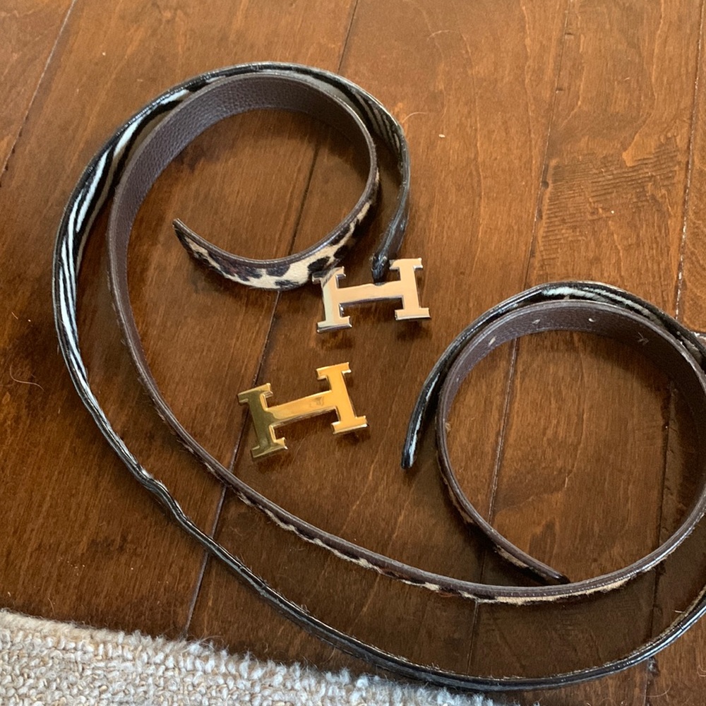 Fabulous versatile belt set. Excellent imitation Hermes and belts are reversible